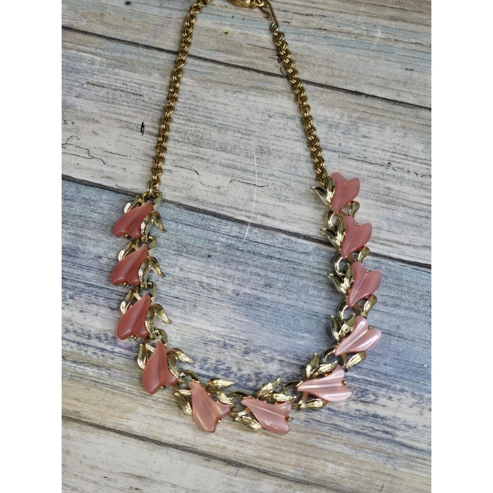 Pink Moon Glow‎ Lucite Gold Tone Necklace Pine cone Dangle Vintage 14"